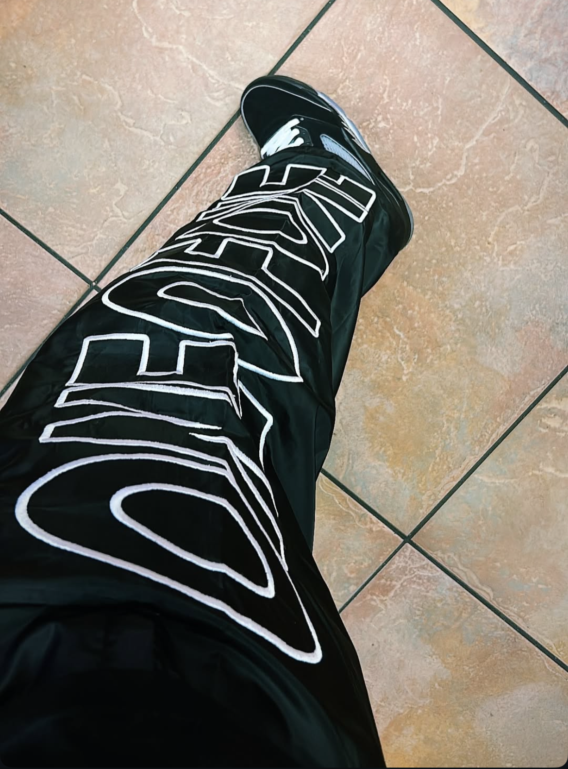 BLACK NYLON SWEATS